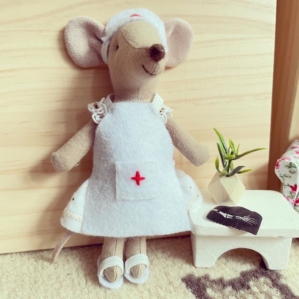 Strój pielęgniarki dla myszek maileg zestaw ubranko zabawka