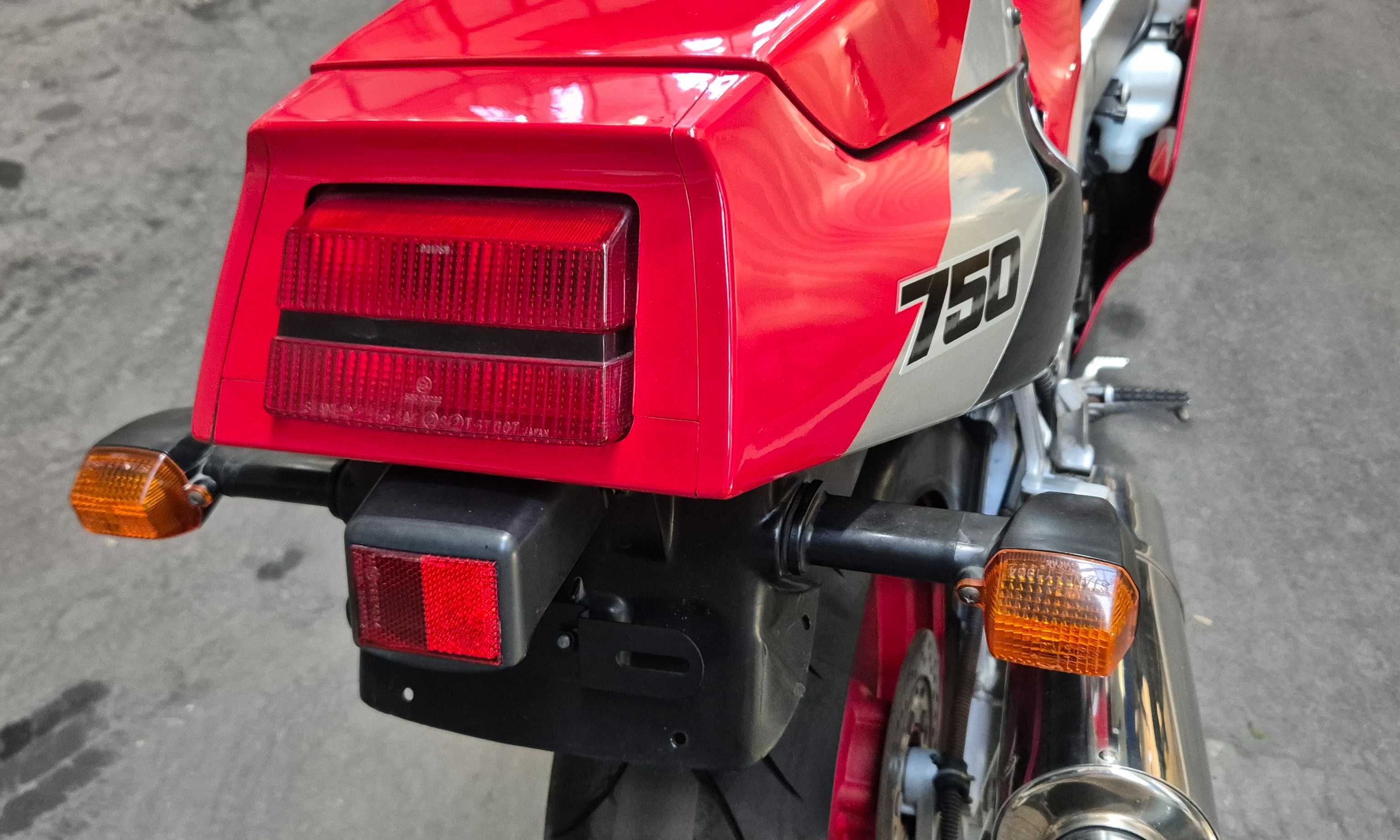 Kawasaki zxr 750