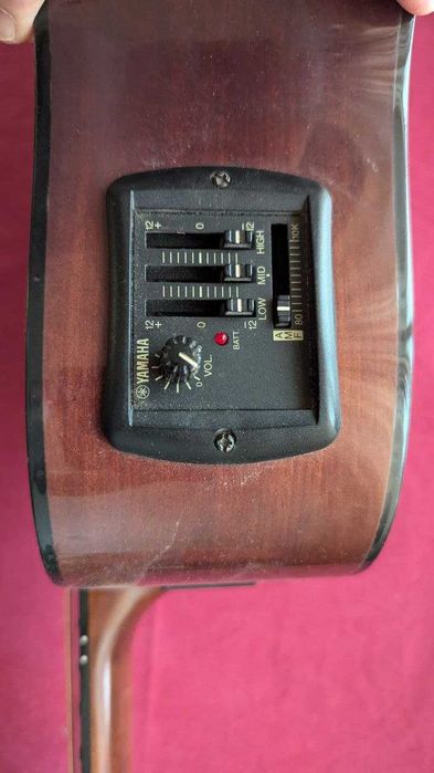 Електроакустична гітара Yamaha fgx 413 sc + комбік Yamaha F20