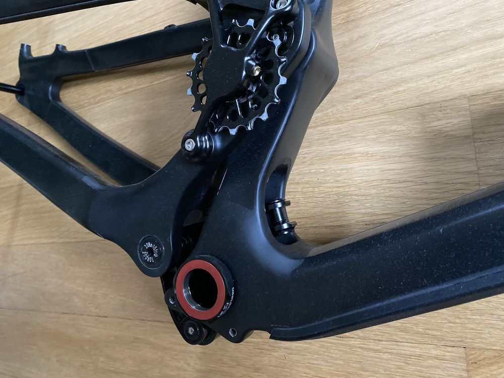 Deviate Highlander rama 150 HighPivot 29" Large Enduro Trai Carbon