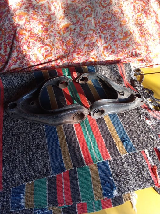 Продам рычаги верхние москвич