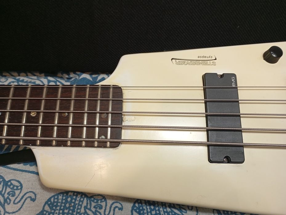 Baixo Steinberger Synapse 5