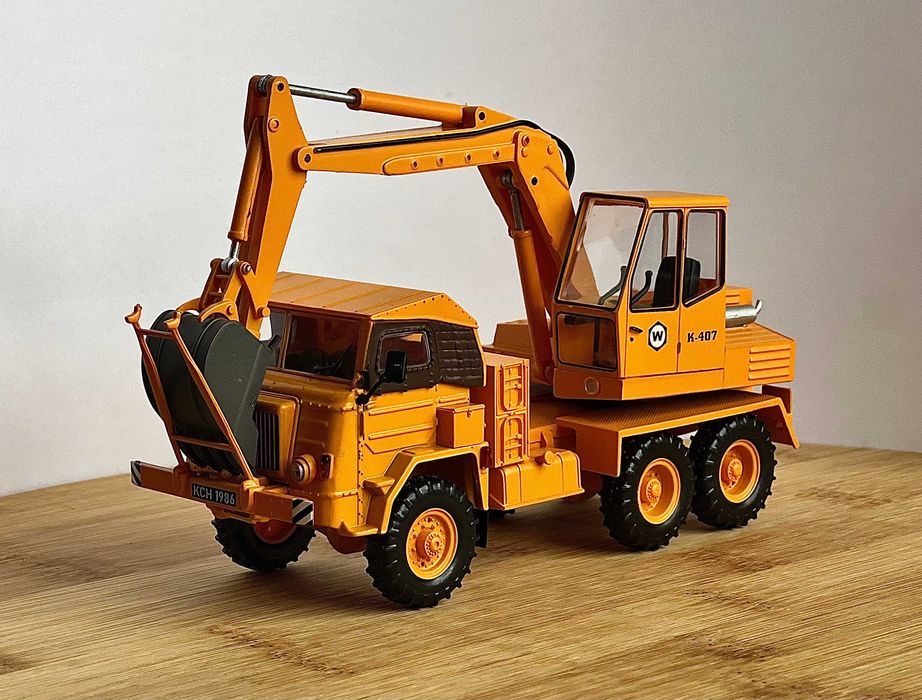 Ciężarówka PRL-u skala 1:43 STAR 660 M2 K-407