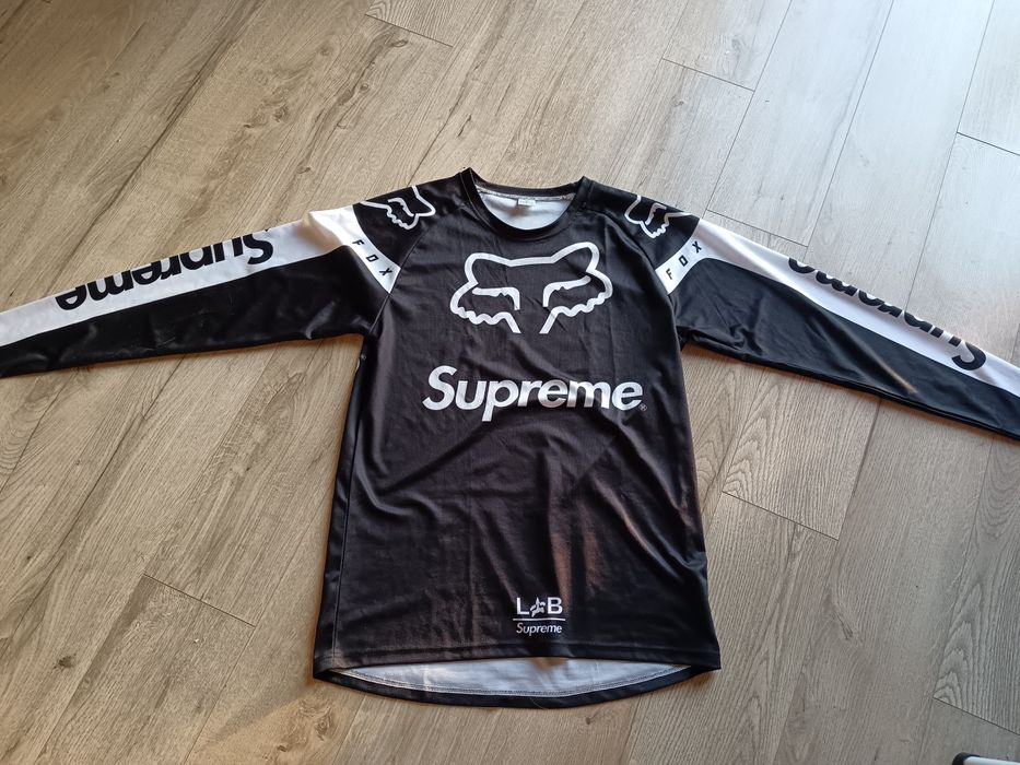 Dułga koszulka supreme z foxem