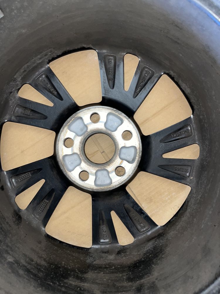 Felga aluminiowa Toyota Auris Corolla 17x7J ET50