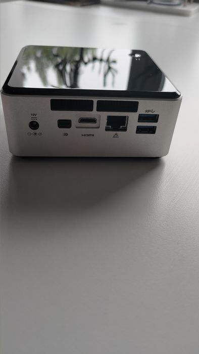 Mini kompuer PC  intel i3, 4 GB ram, dysk 120 gb