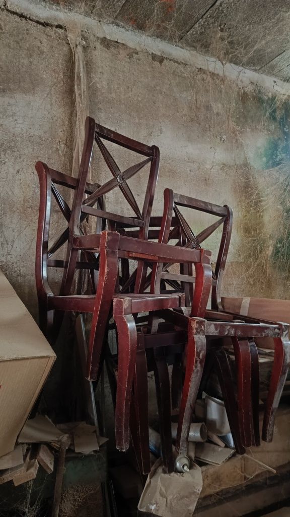 Cadeiras com assento estufado