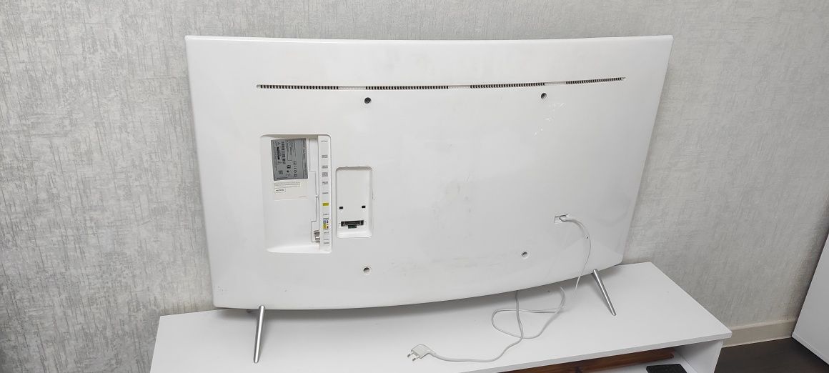 Изогнутый телевизор Samsung UE49KU6749U, Wi-Fi, 4K