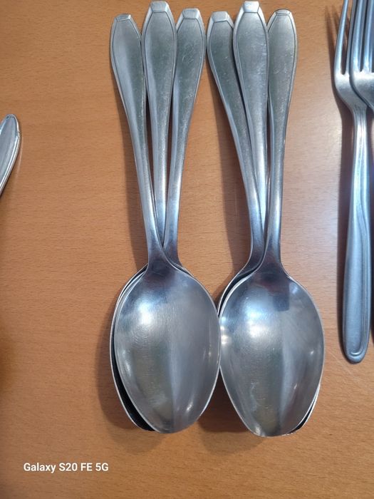 10/  Gerlach Zestaw noży  i łyżek.