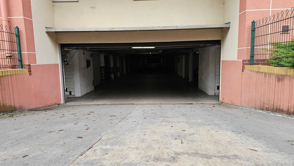 Do wynajęcia miejsce parkingowe – ul. Deszczowa 18, Krzyki