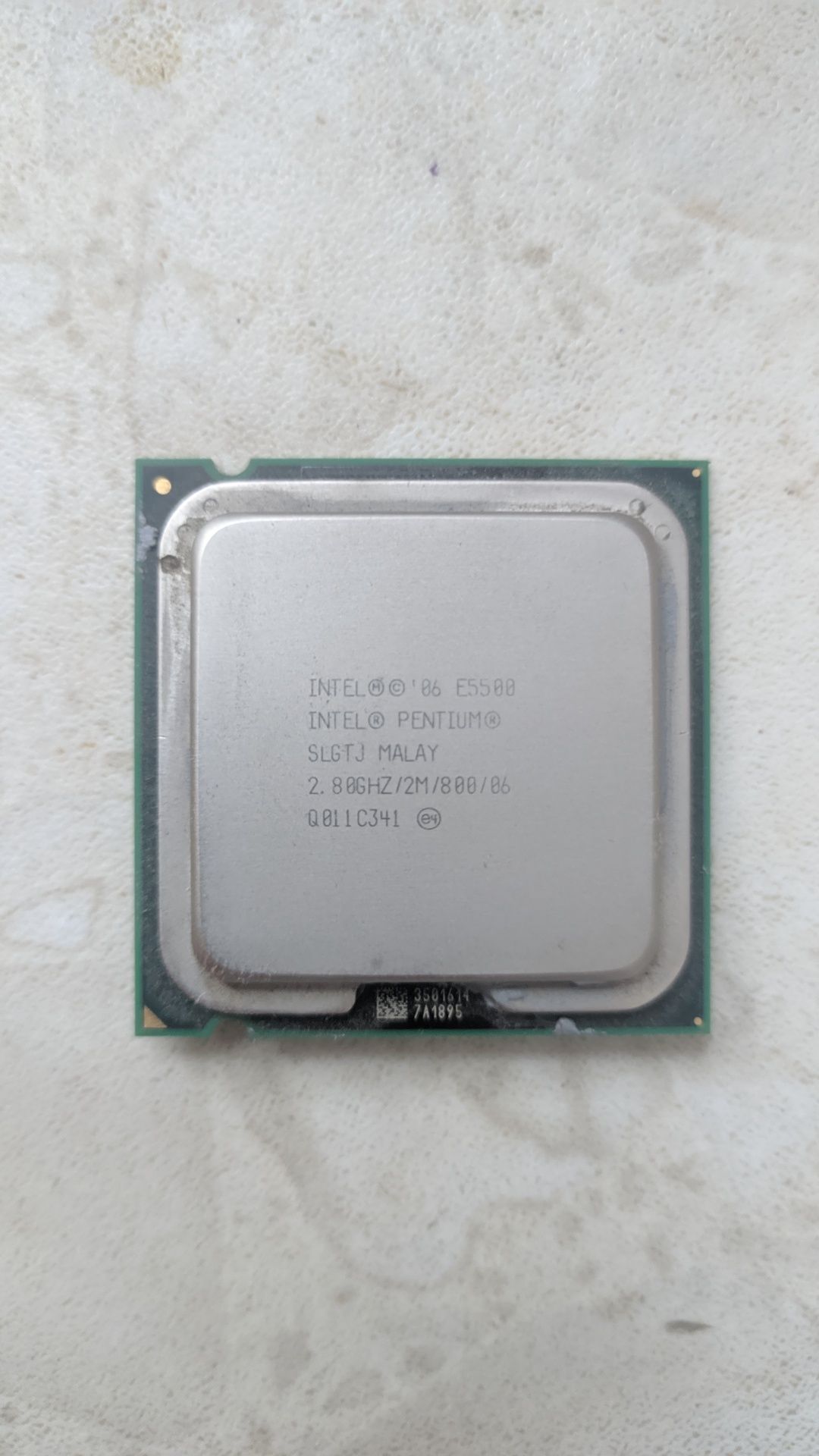Процесор Intel Pentium E5500 2.8 GHz (Socket 775)