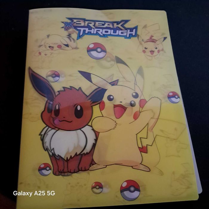 Album Pokémon TCG XY BREAKthrough Pikachu Eevee