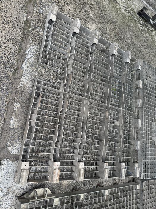 Решітки оцинковані з рефвагону для малярки, мийки