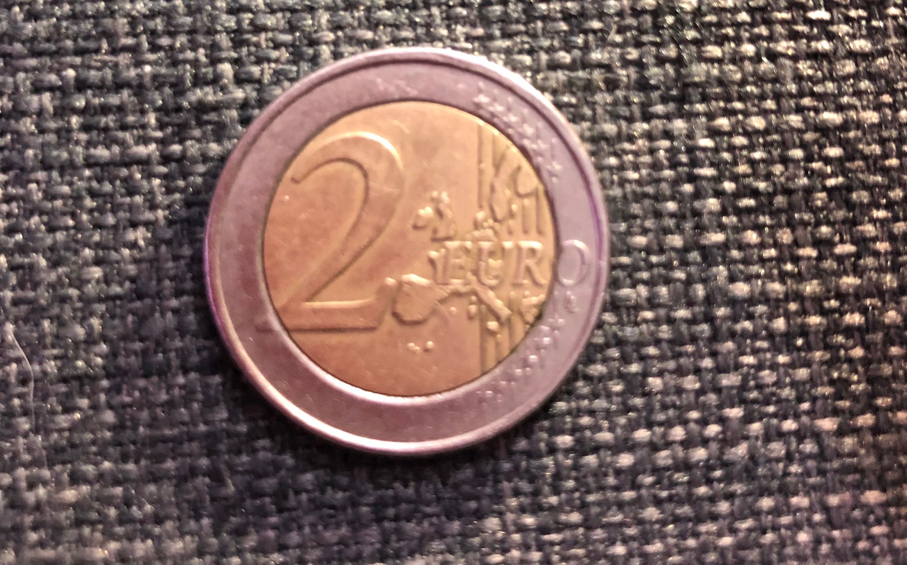 Varias moedas de 2 euros
