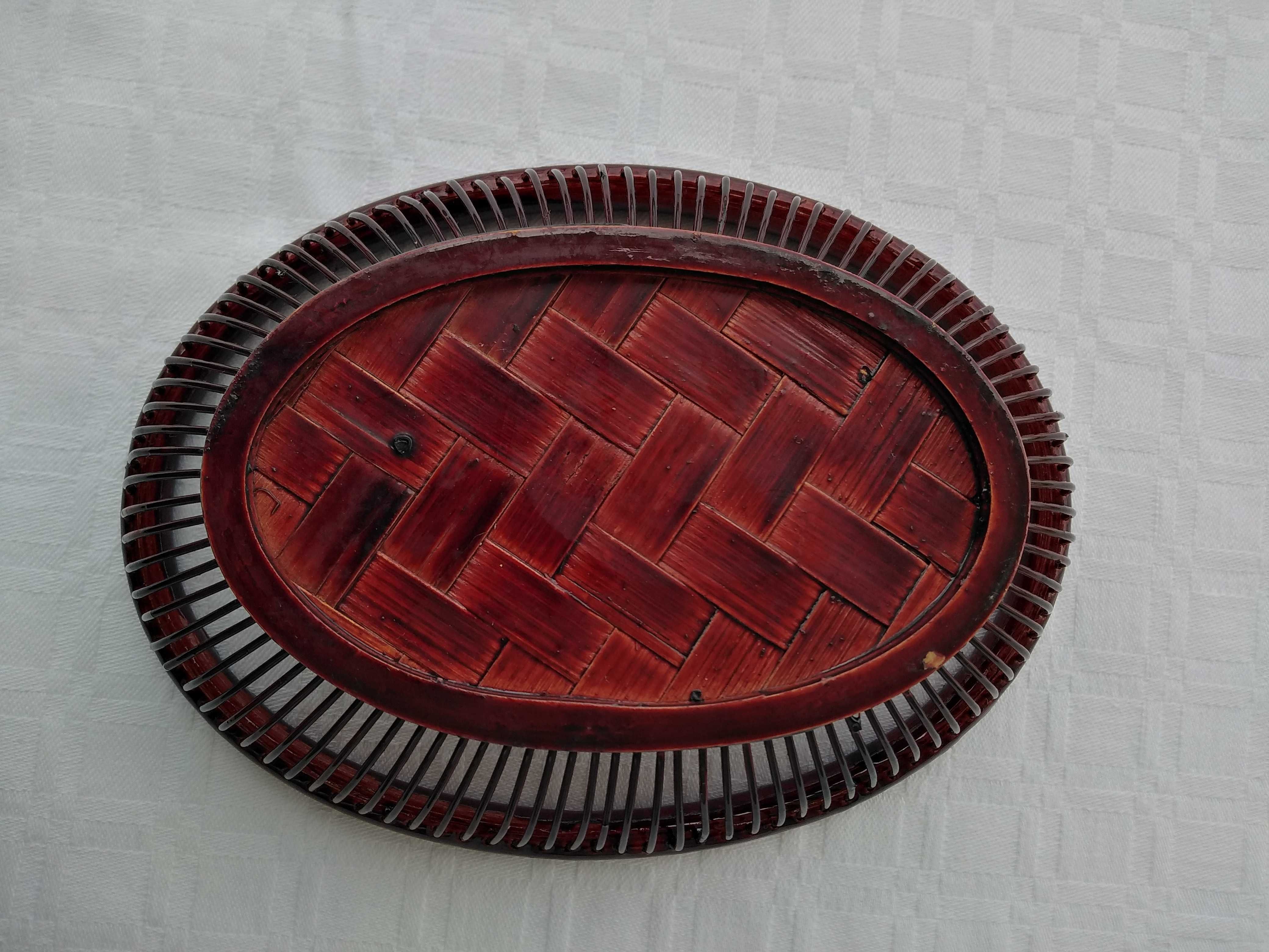 Pequena Cesta Envernizada
