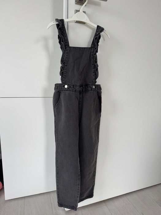 Nowe jeansy ogrodniczki dziewczęce firmy ZARA, rozmiar 116