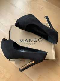 Sapatos pretos camurça e prata Mango