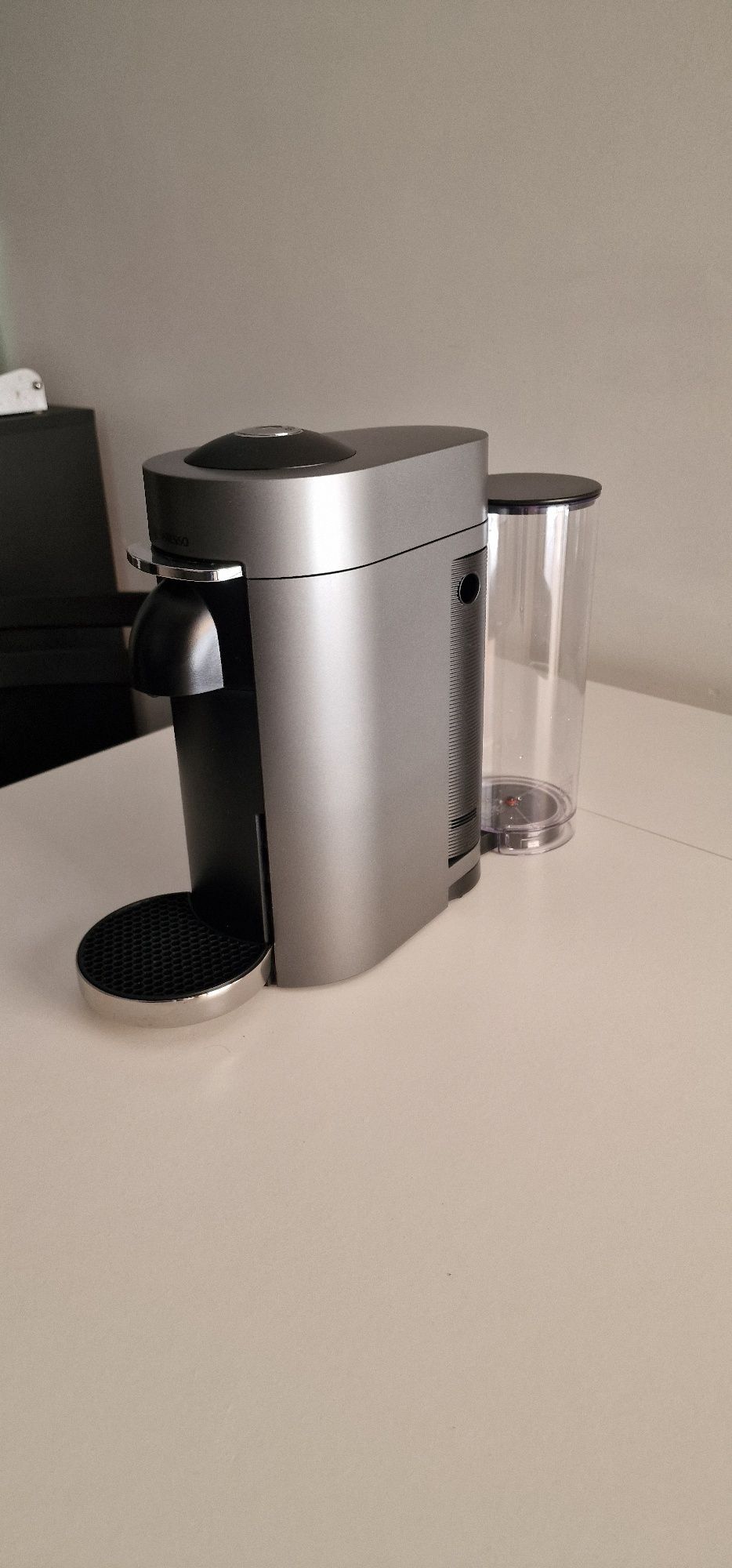 Vertuo Plus Deluxe Black