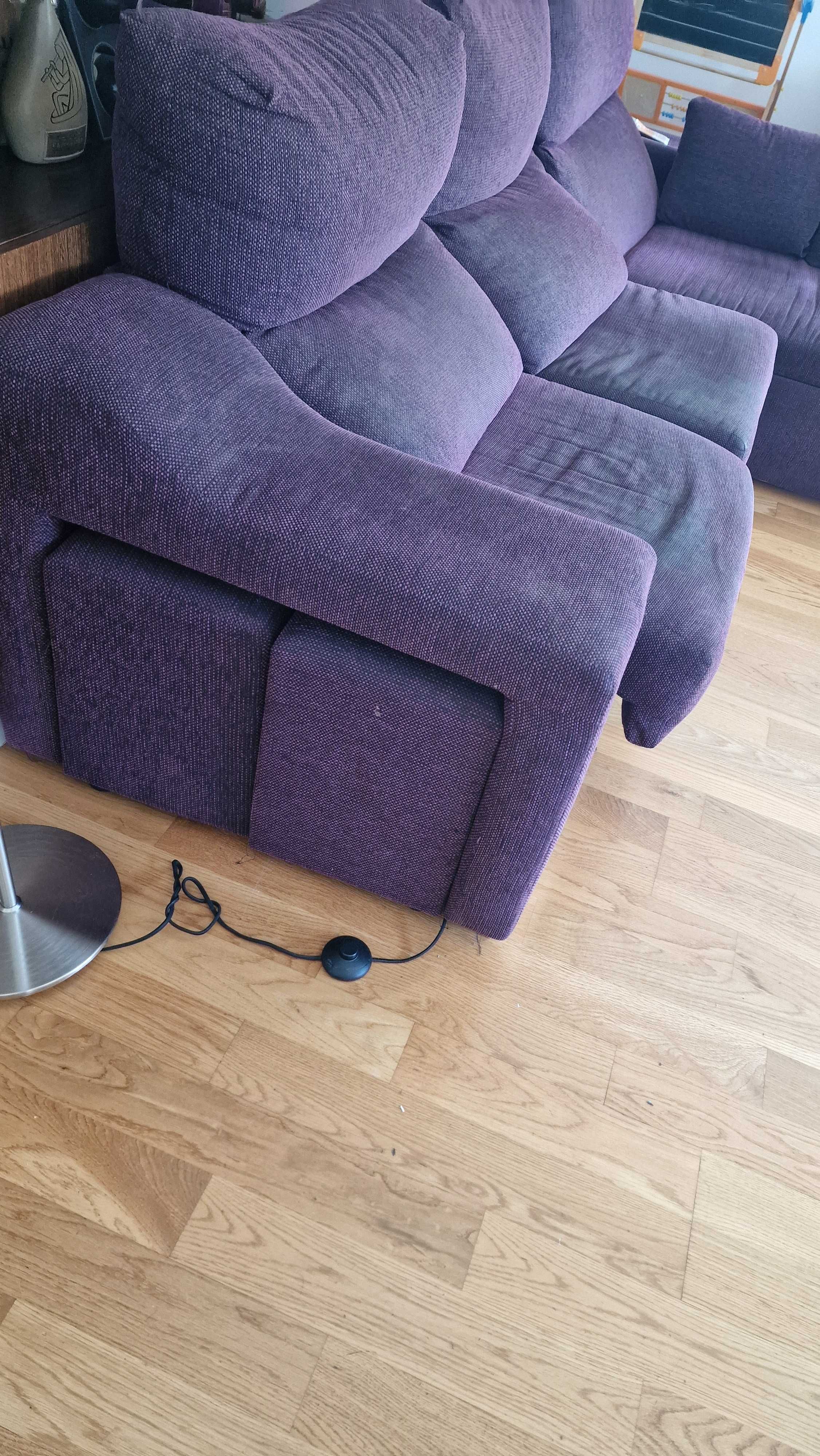 Sofá com chaise long e poltrona