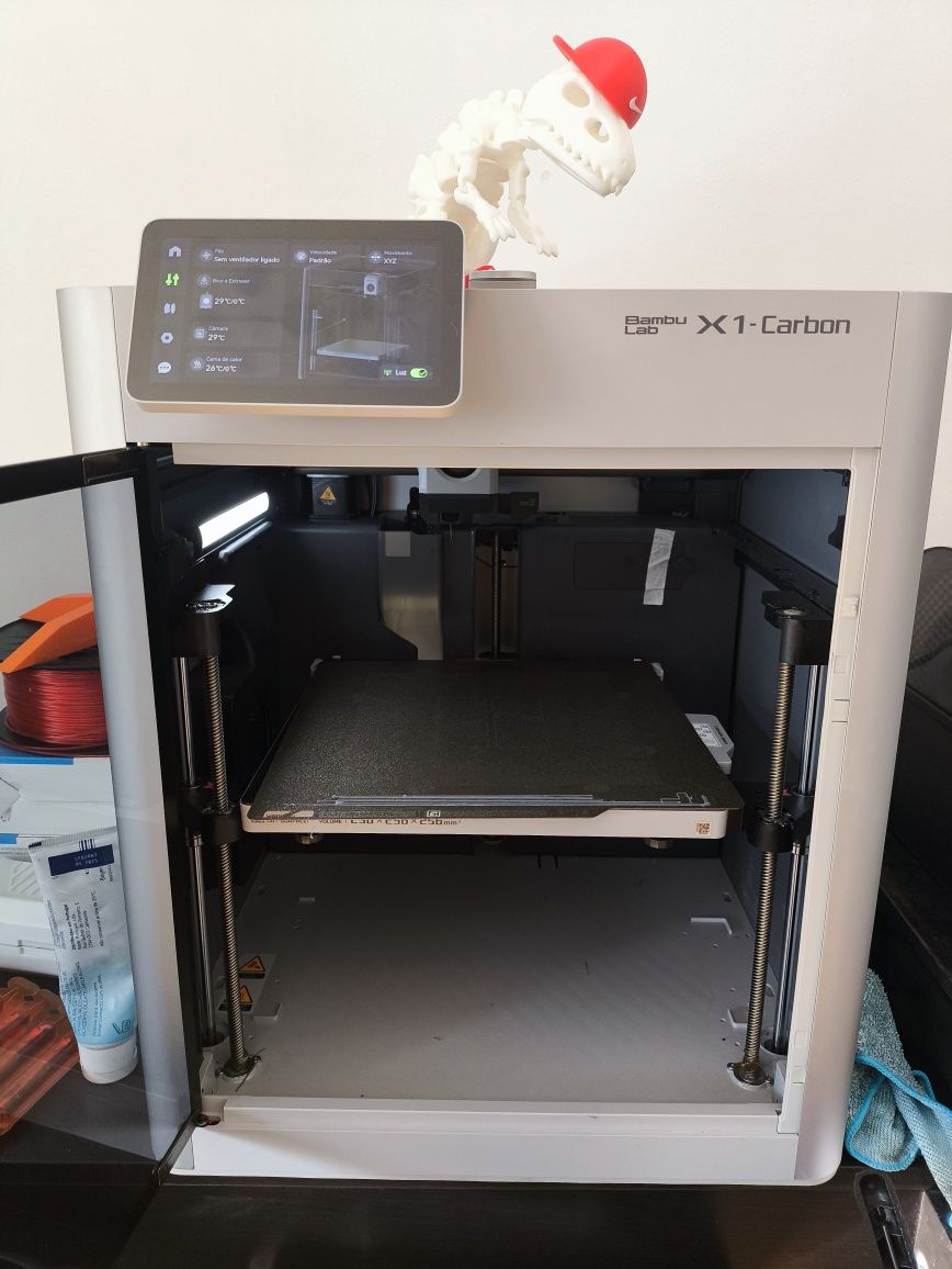 Impressora 3D X1 Carbon com sistema AMS