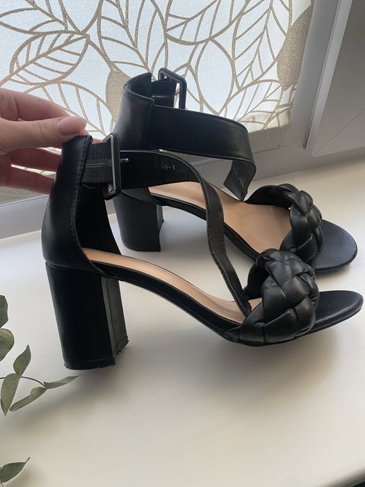 Літні босоніжки жіночі