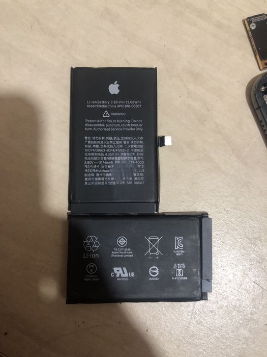 Продам батарею xs max