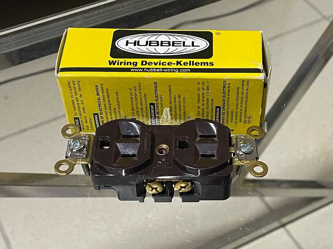 Двойная сетевая розетка Hubbell HBL5252