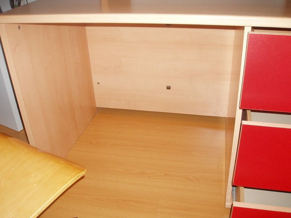 Secretaria em madeira