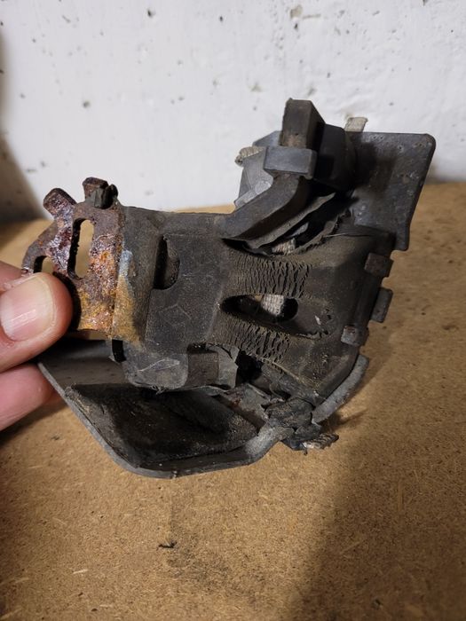 Передні гальмівні тормозні диски бліни Меган 2 магнітола коврики