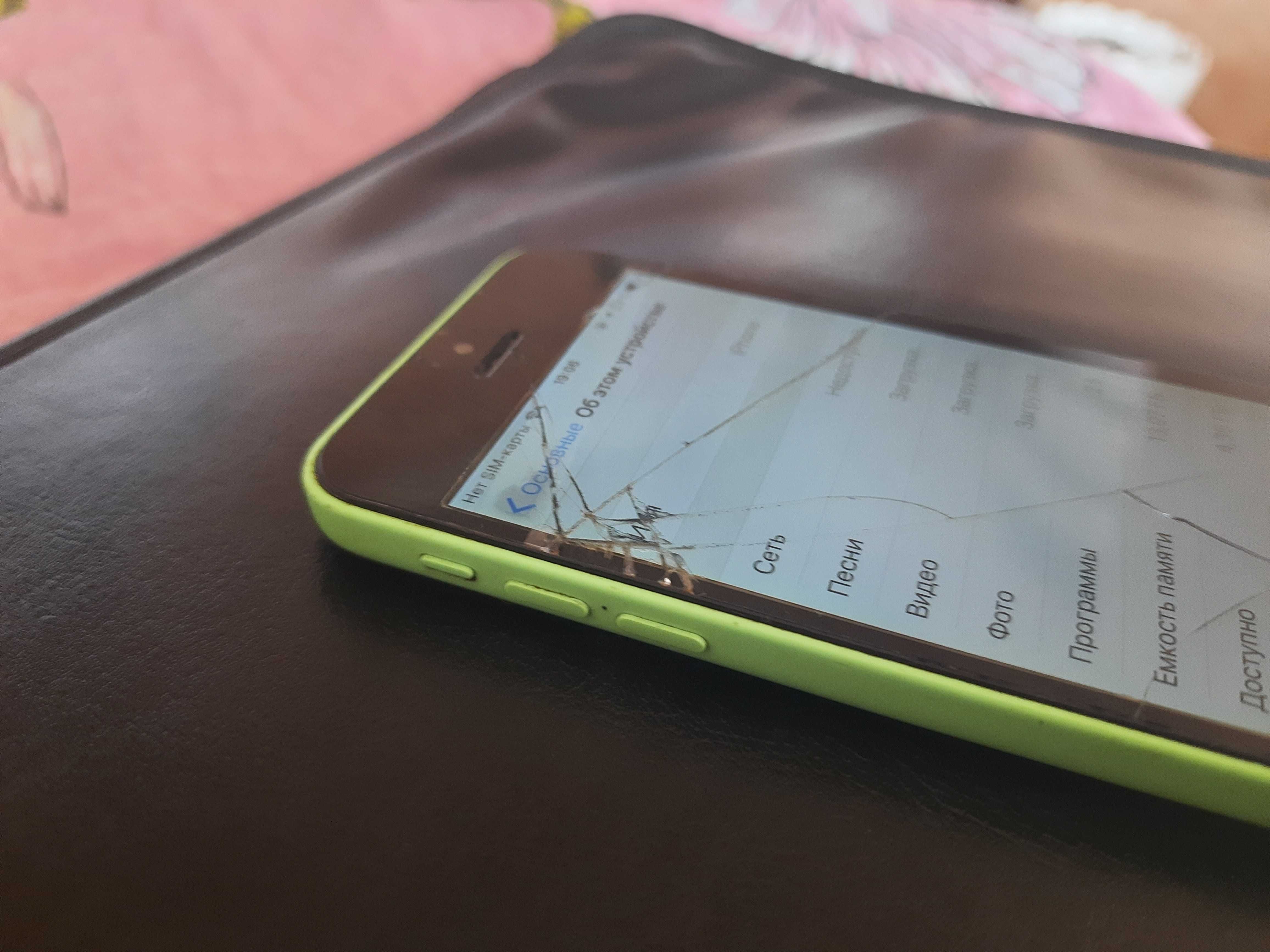 Apple Iphone 5C айфон в рабочем состоянии neverlock 10.3.3 айклауд ок