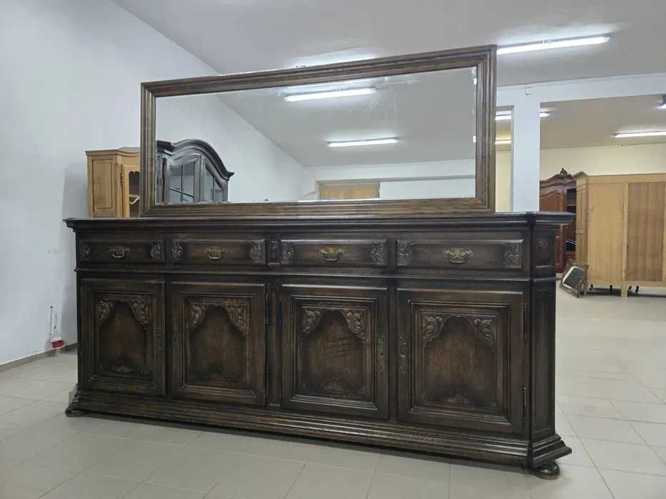 Komplet mebli w stylu klasycznym – komoda z lustrem, witryna, stół i 6