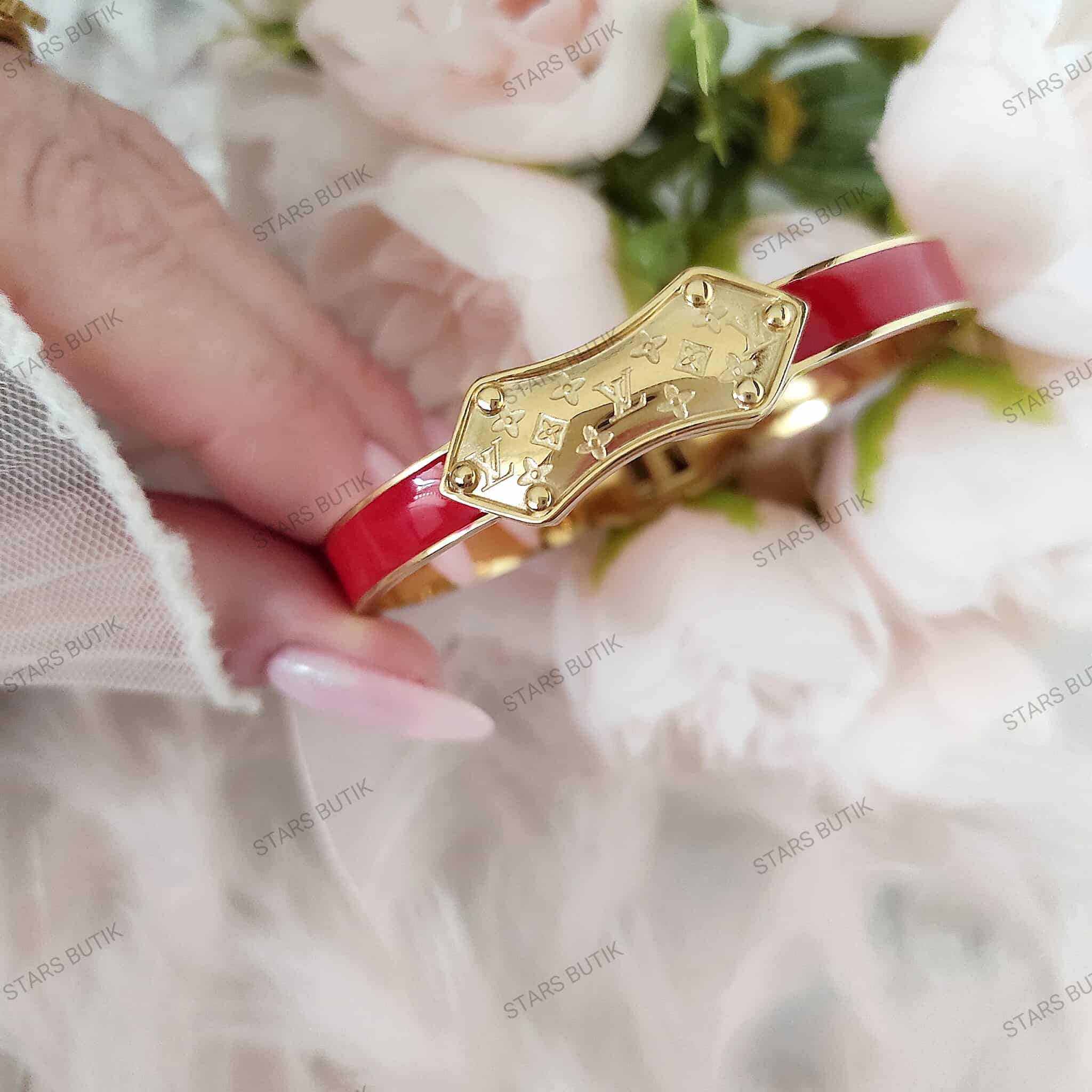 Sztywna bransoletka LV blaszka monogram czerwona emalia stal 316L