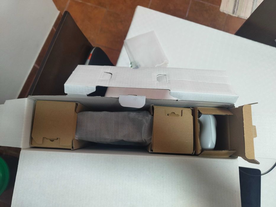 PS4 PRO 1TB + 1 Comando + +230 Jogos AAA!