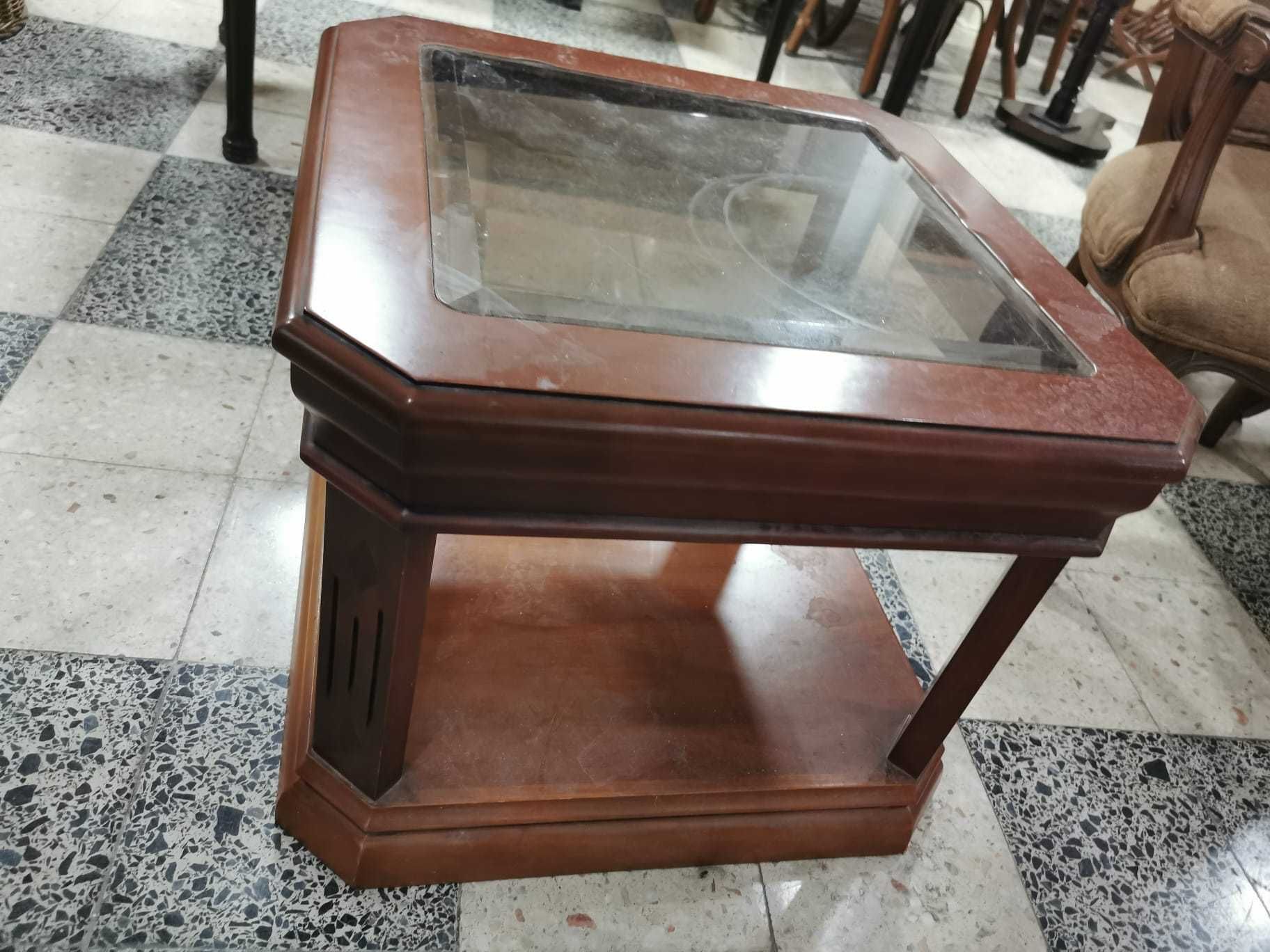 Móveis diversos de sala em bom estado