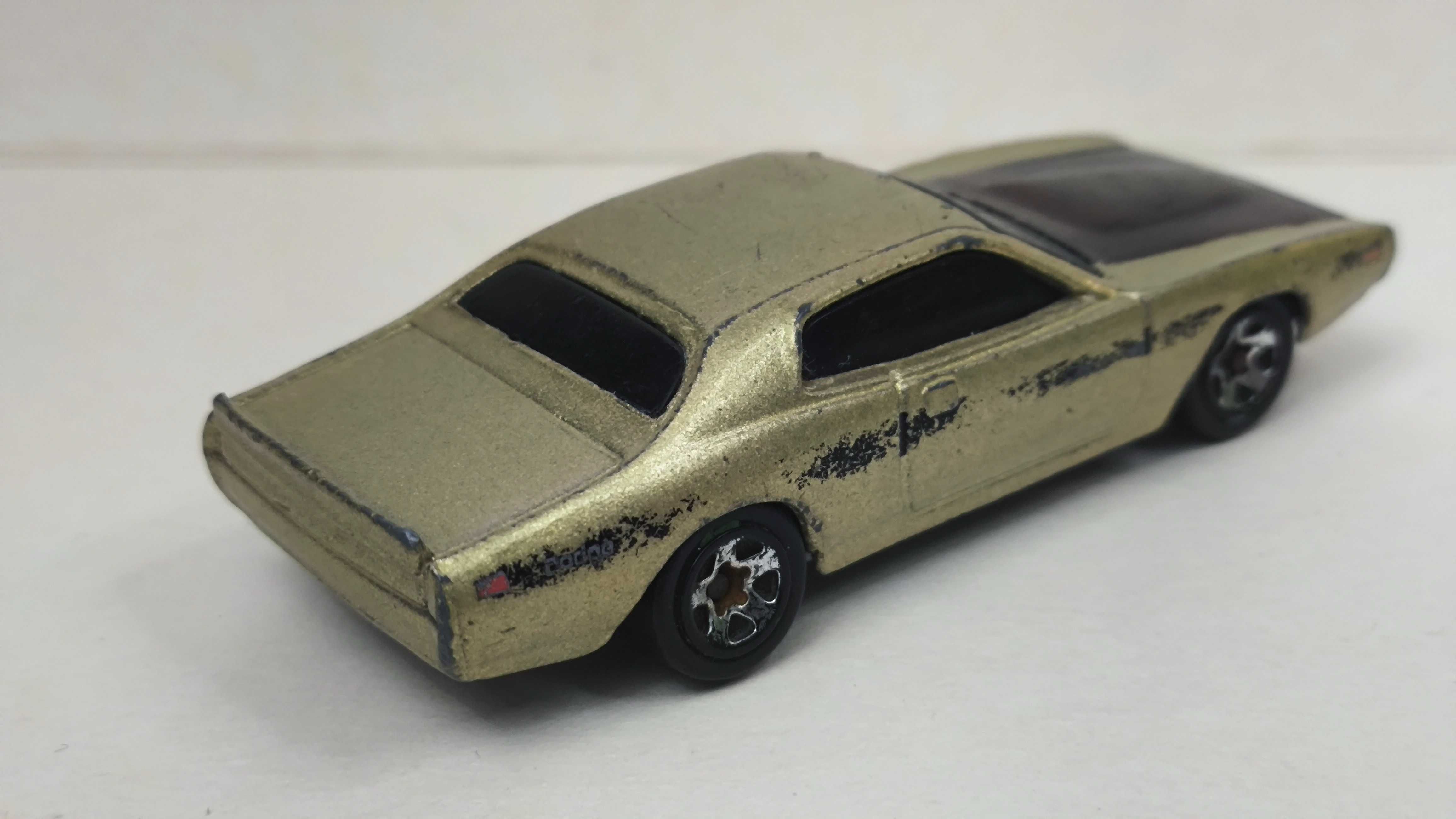 Машинка Dodge Charger 1974 Hot Wheels