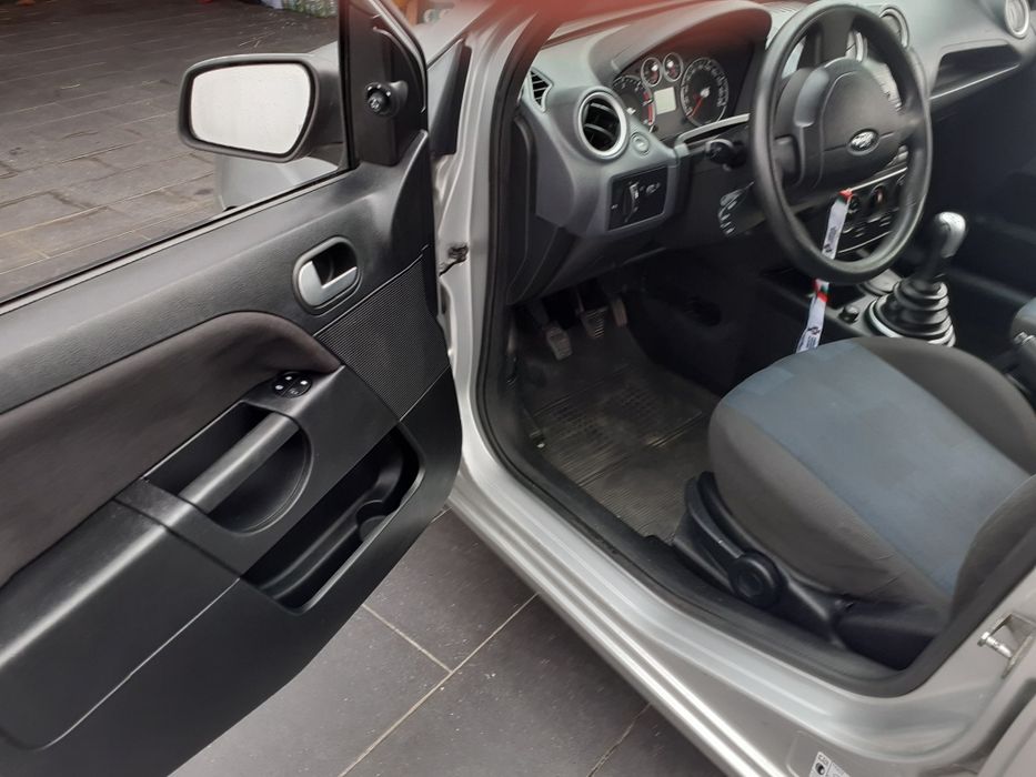 Ford fiesta 1.4 tdci 5 lugares