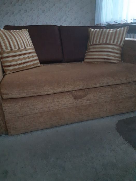 Funkcjonalna sofa 2 osobowa z funkcją spania.