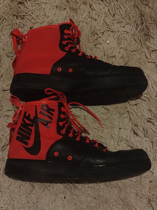 ТЕРМІНОВО Кросівки Nike SF Air Force 1 Mid Habanero Red
