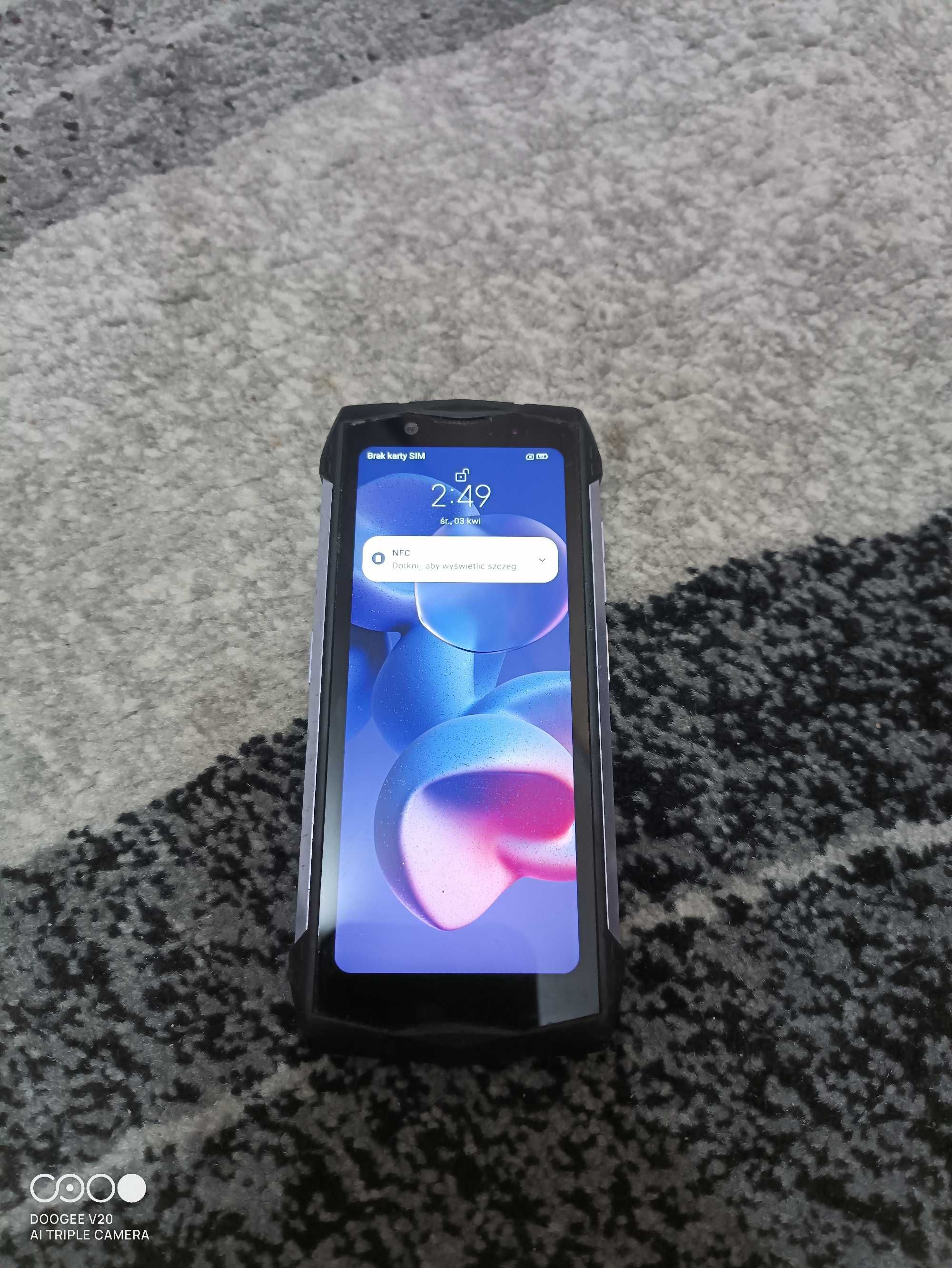 telefon w bardzo dobrym stanie doogee 100% sprawny 2 wyswietlacze