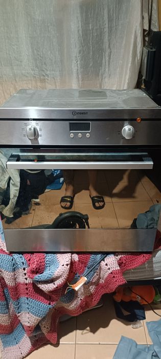 Forno Indesit de encastrar ,vendo ou troco por microondas