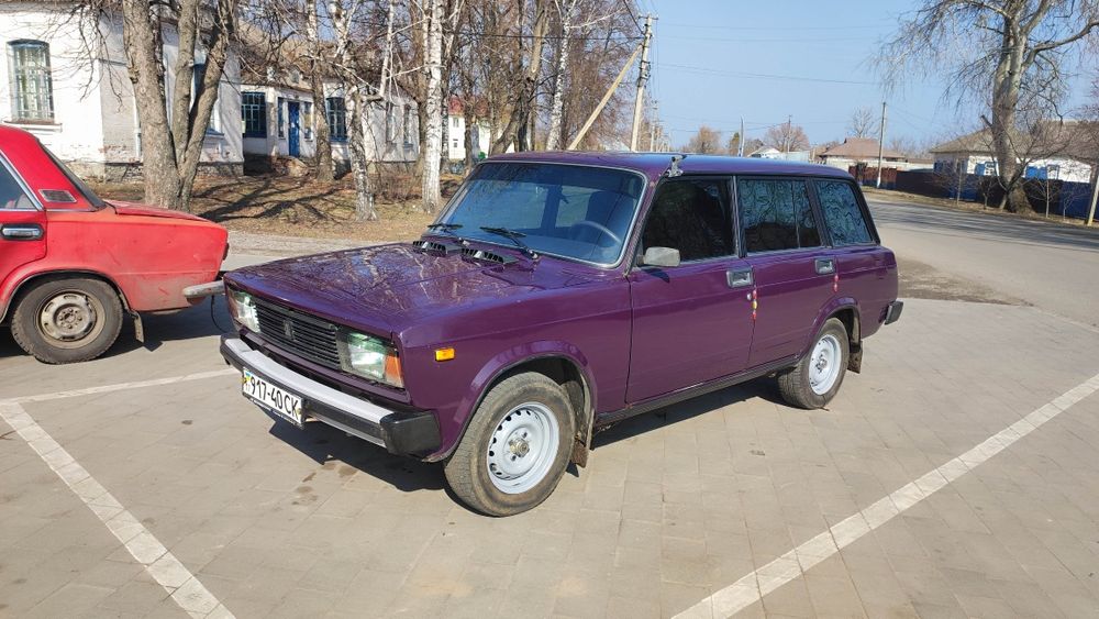 Автомобіль Лада ваз 2104