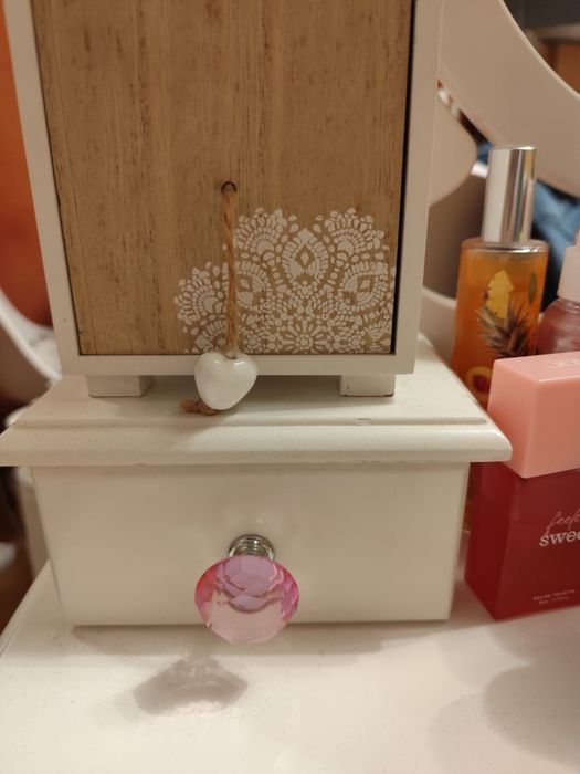 Toaletka dziewczęca biała