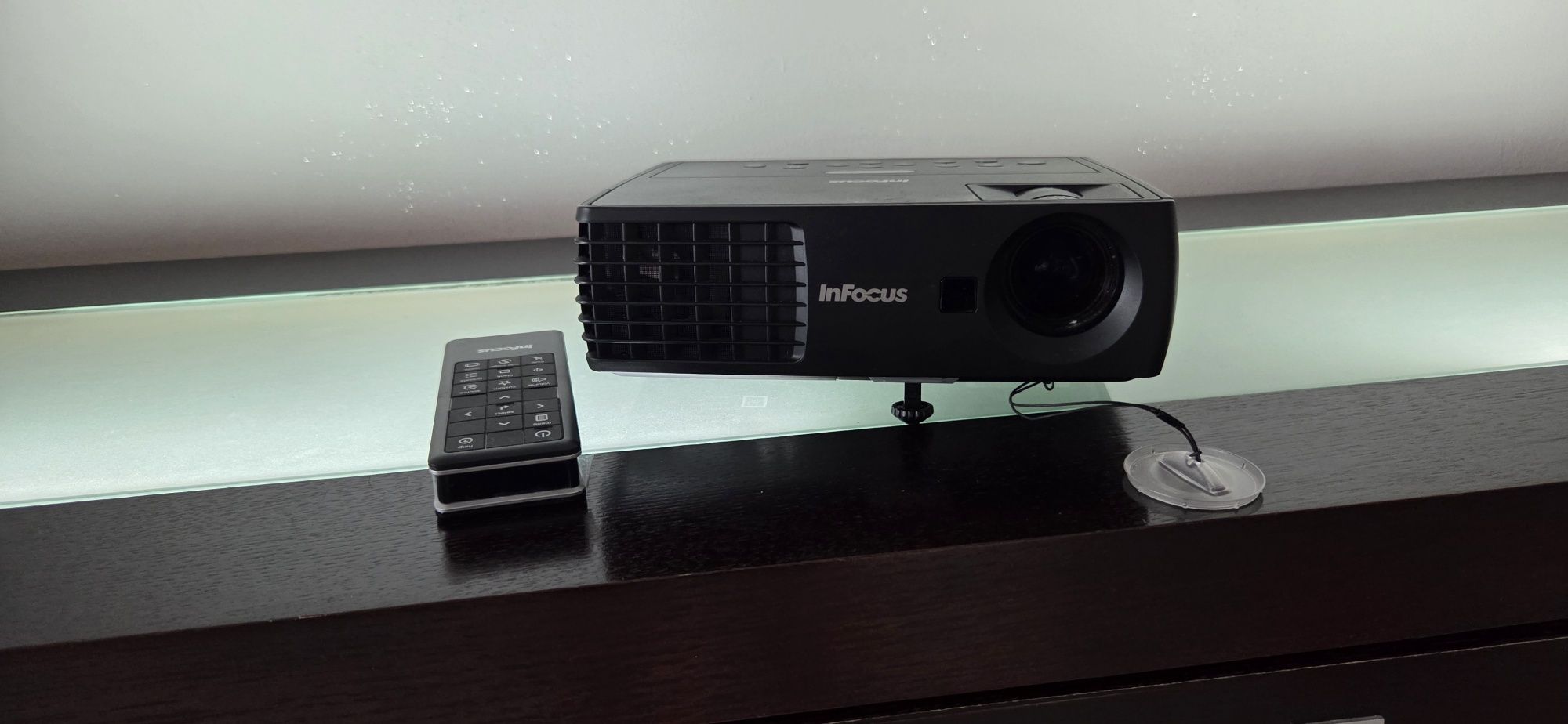 Projektor infocus in1110a