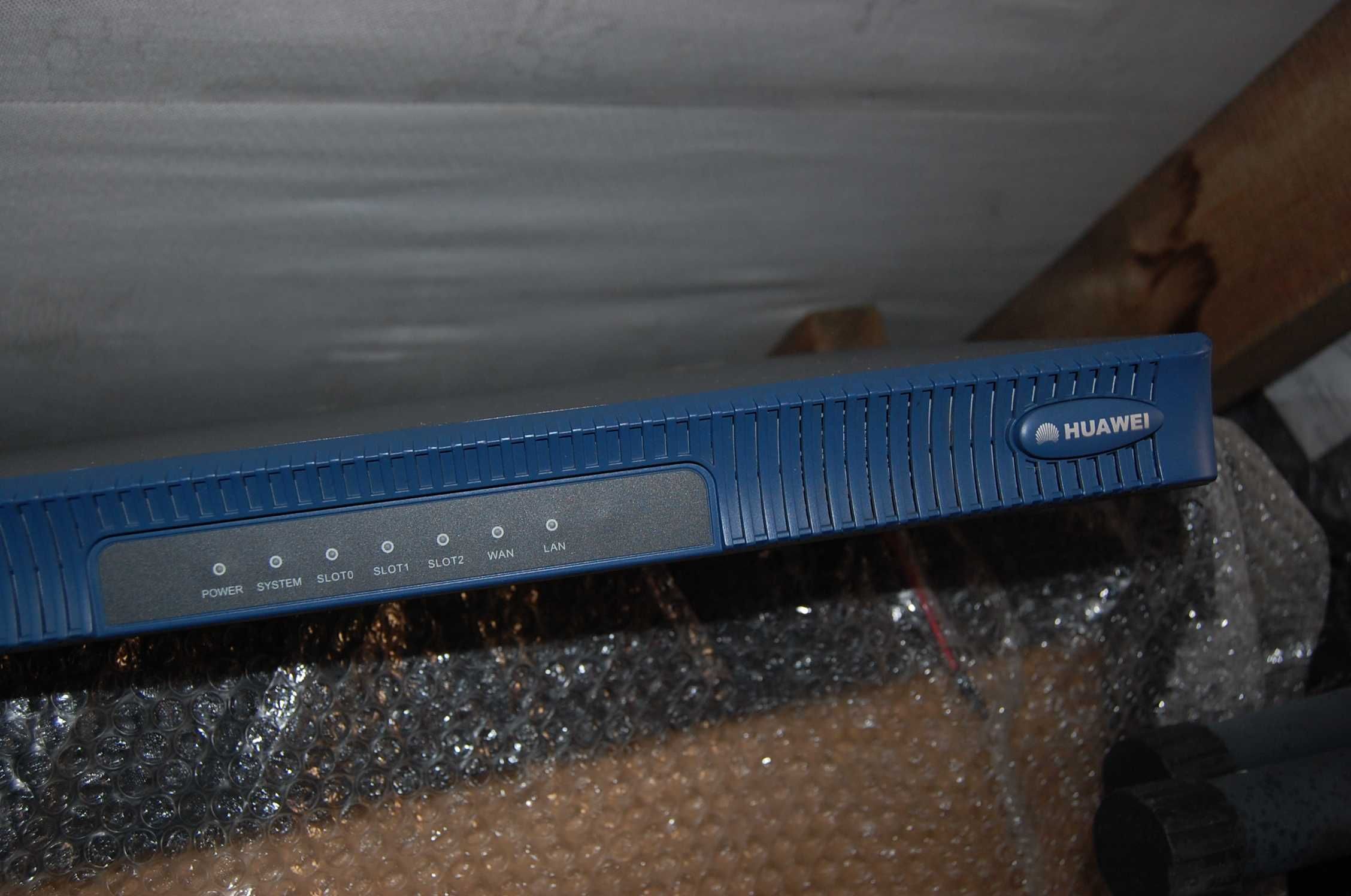 Huawei Quidway Router AR 28-10 ISDN, WAN, LAN, CON, AUX