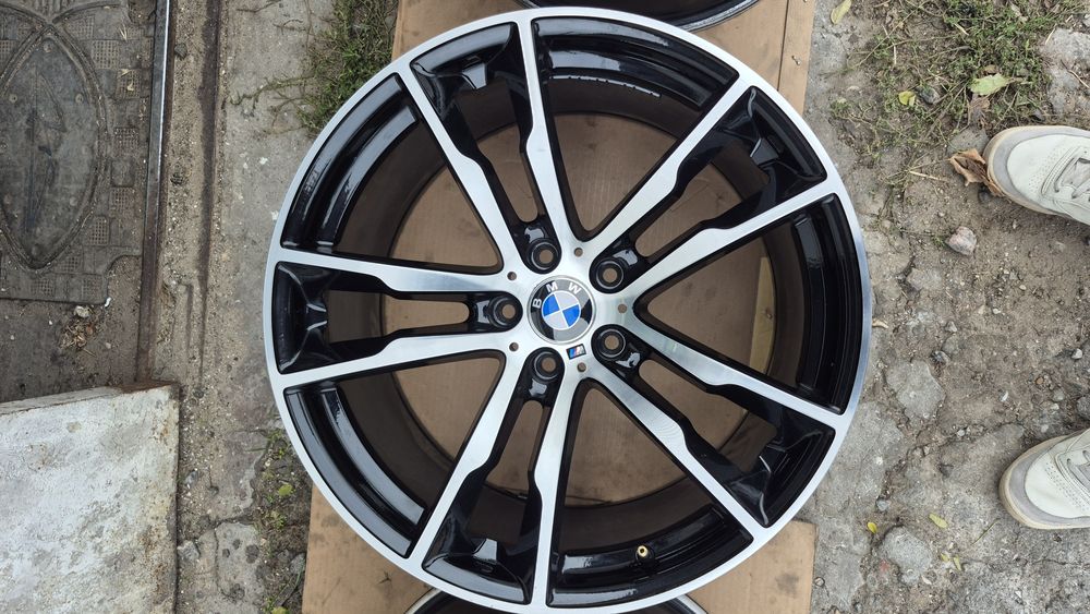 Продам комплект дисков на Бмв х5 5/120 Р20