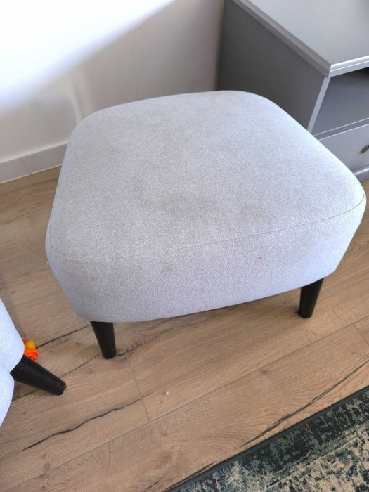 Fotel uszak z podnóżkiem