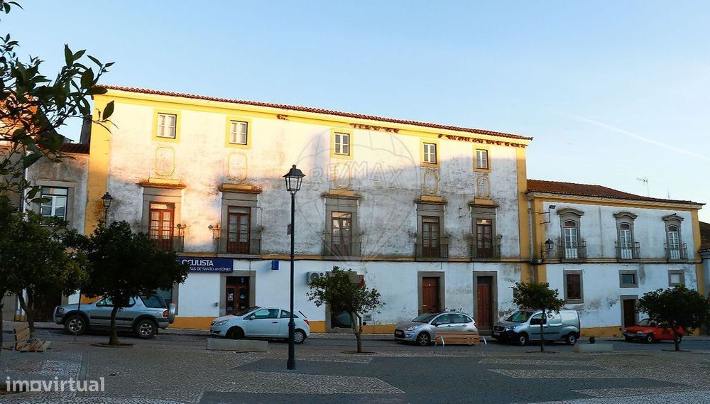 Moradia T10 para venda