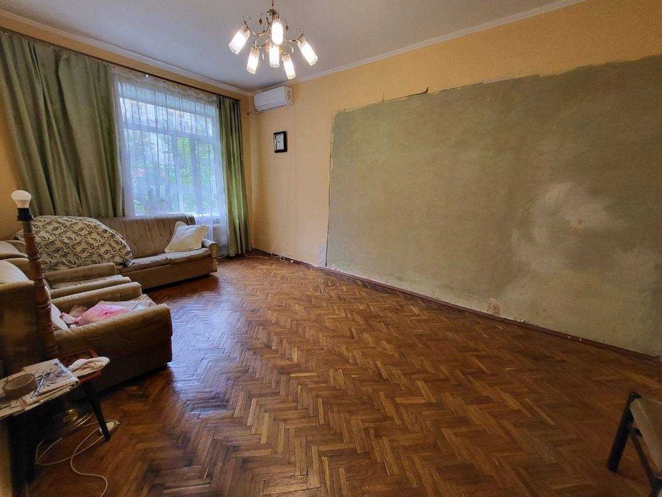2-к Тарасівська, 3, Голосіївський центр Ботанічний сад