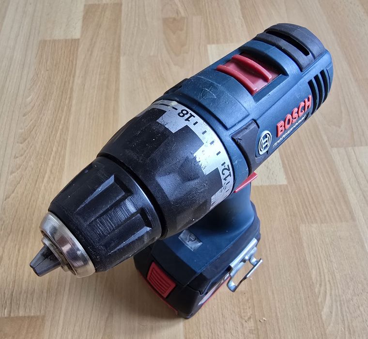 BOSCH GSR 18V-EC Wkrętarko-Wiertarka Bezszczotkowa Aku3.0Ah WALIZKA