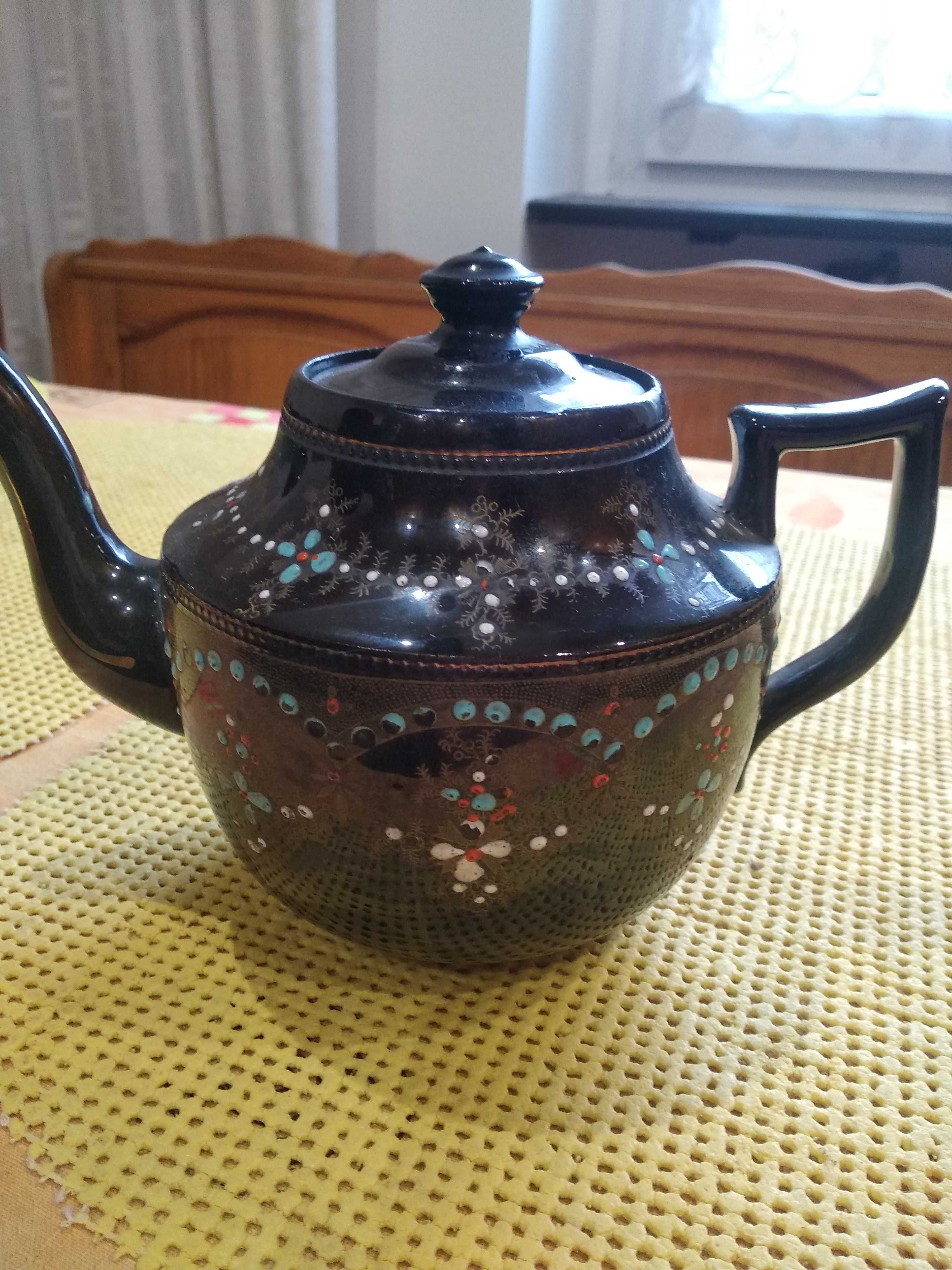 Piękne stare ręcznie malowane dzbanki do herbaty made in England.